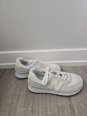 New Balance Women's 574 Classic Sneaker in Light Gray and Cream